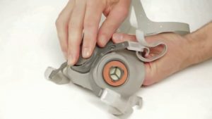 Vệ sinh mặt nạ phòng độc