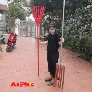 Chổi dập lửa cán đỏ